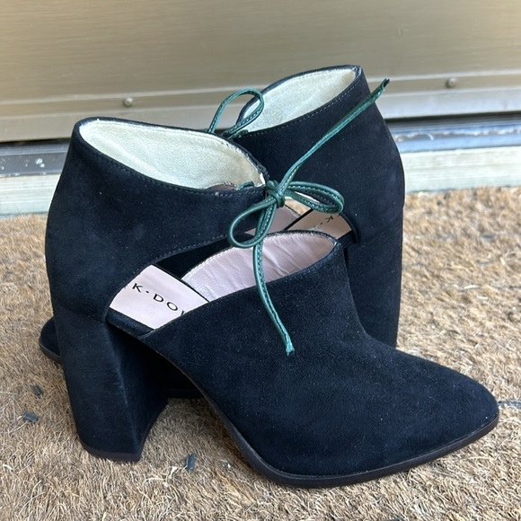 KK Dodds Suede Closed Toe Black Bohemian Heels Sz EU 37 Handmade in Italy - Picture 6 of 9